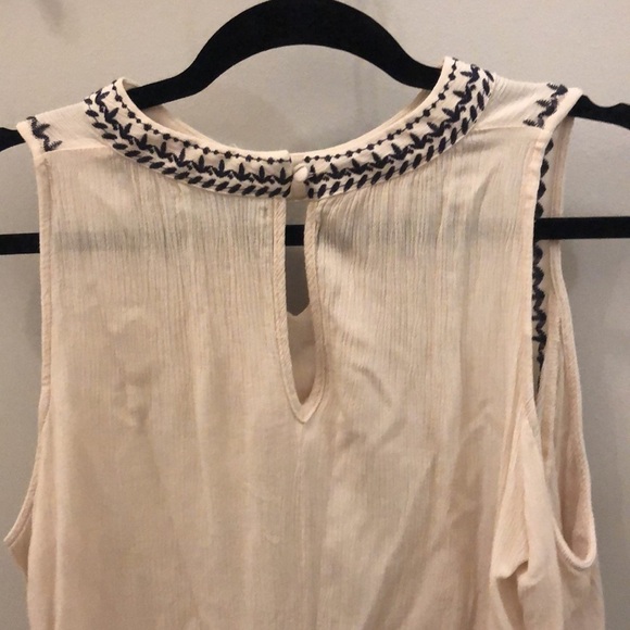 She + Sky Cold Shoulder Top Embroidered Size Medium Boho - Picture 5 of 10